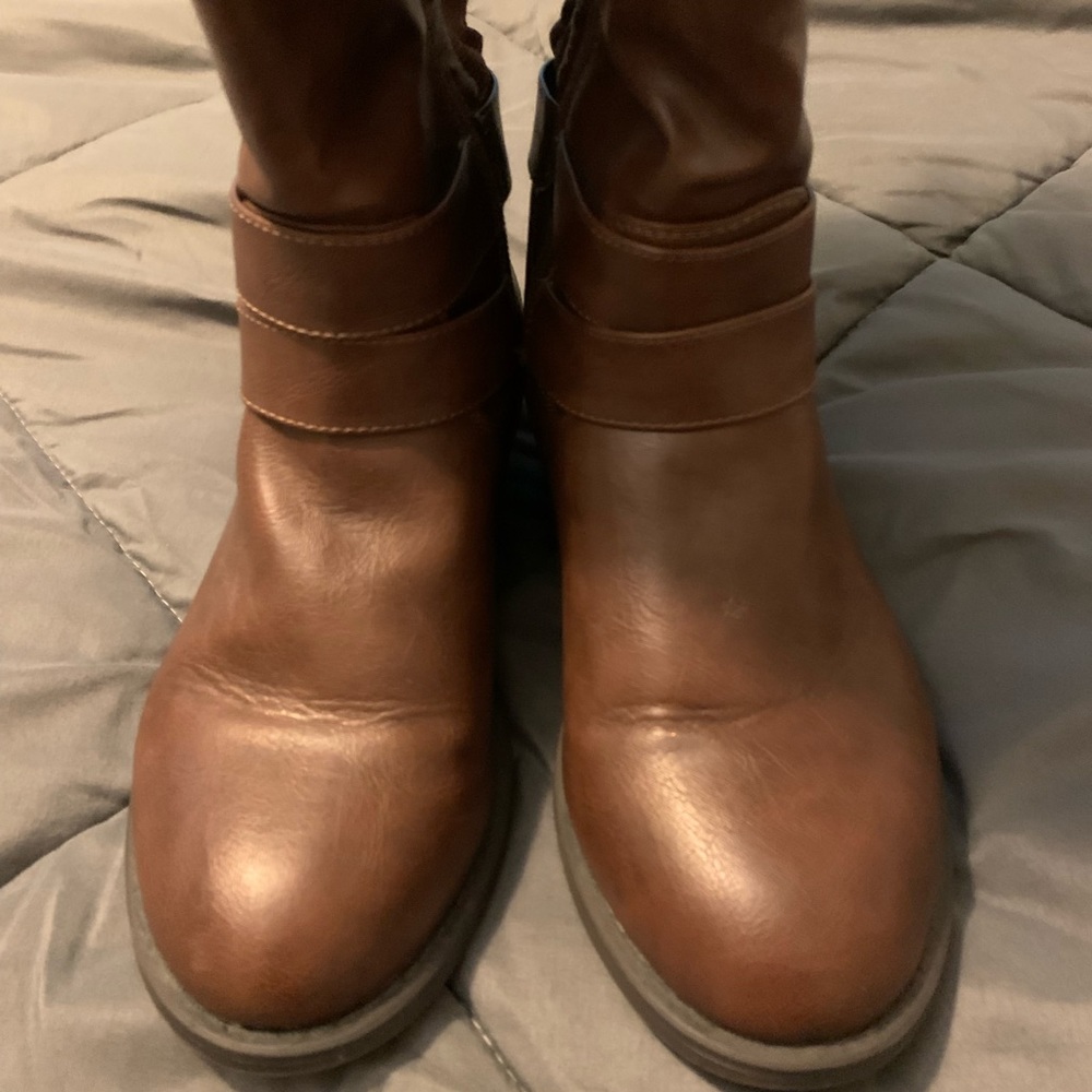 CHESTNUT BROWN FAUX LEATHER TALL BOOT (WW & WIDE TO EXTRA WIDE CALF) size 6ww
